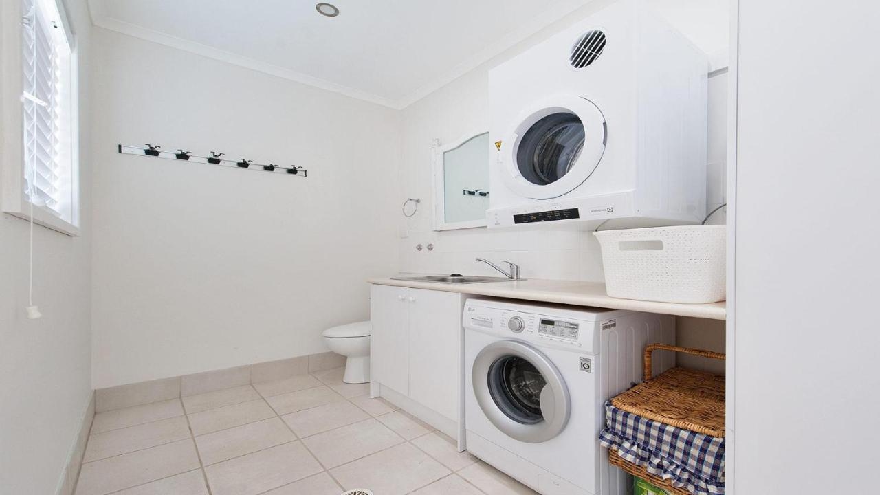 Dutchie'S Sand & Sea Beach House - Easy Walk To The Beach Nelson Bay Esterno foto